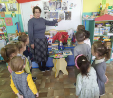 День Космонавтики в средней группе День Космонавтики в средней группе.